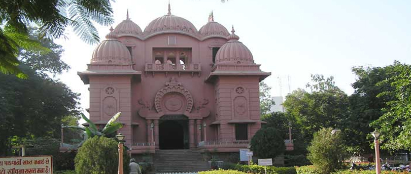 Vir Narmad Saraswati Mandir/ Narmad House 